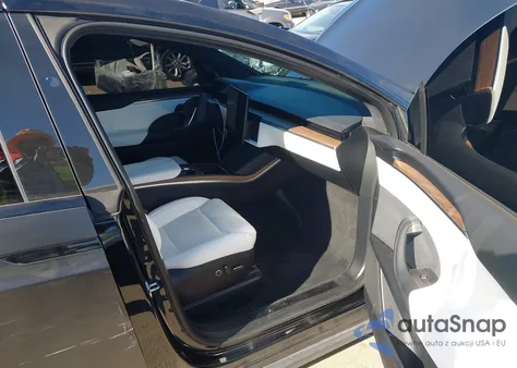 2023 Tesla Model X Dual Motor All-Wheel Drive/Standard Range z USA, uszkodzony, nr VIN 7SAXCAE52PF377914